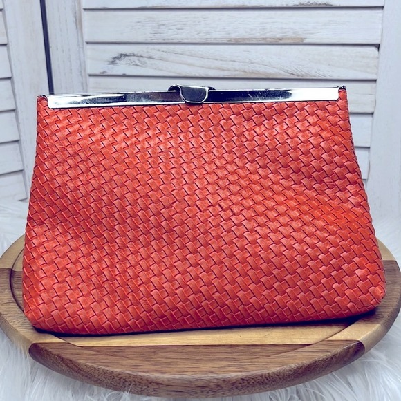 Jessica McClintock Handbags - 🛍️ JESSICA Mc CLINTOCK l Vintage Orange Woven Leather Clutch Bag